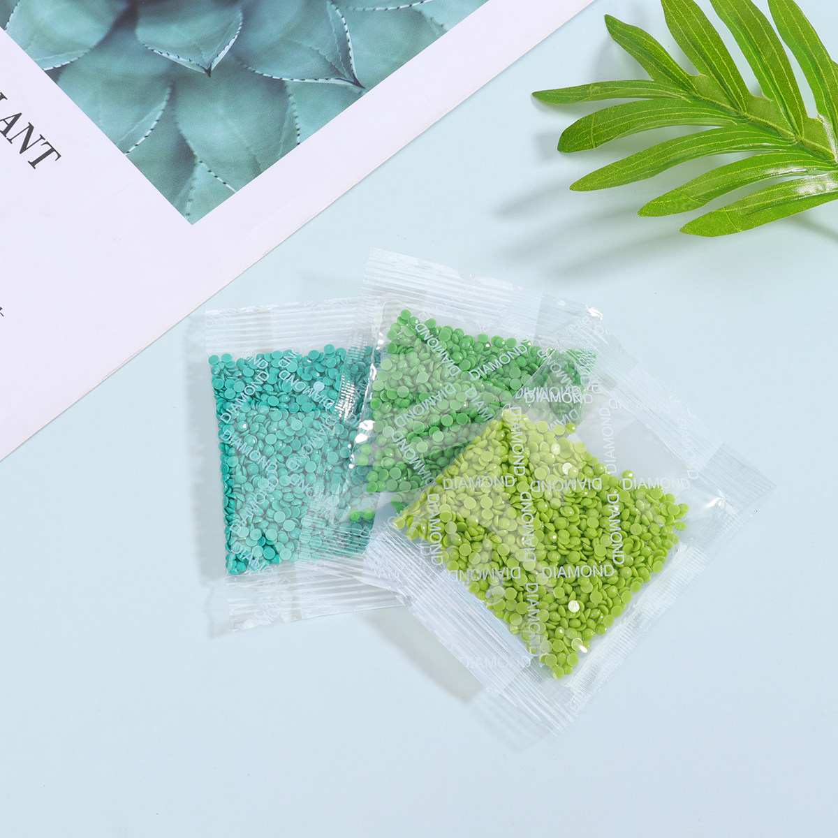 36 قطعة من أحجار الراين المستد - مراجعة Art Craft Kits وسعره